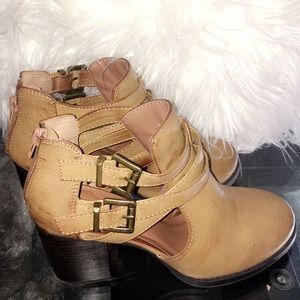 Light brown unr8ed boots